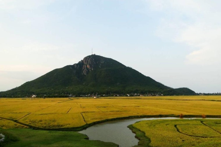 Núi Chóp Chài - Phú Yên